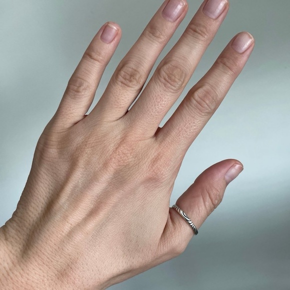 Sale! 🌙 Sterling Silver Wave Pattern Ring Band, size 5.75 - Picture 5 of 9